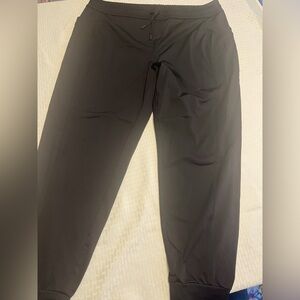 32 Heat XL women’s black athletic joggers
